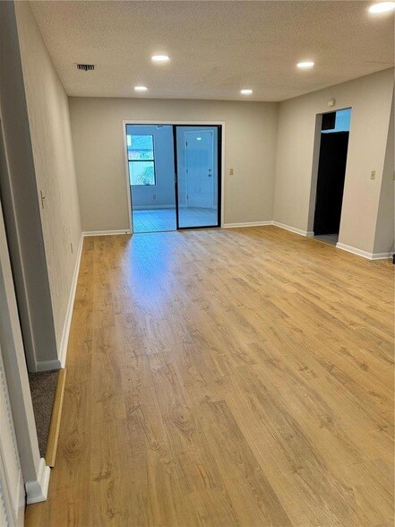 Building Photo - 58 Bracken Ln