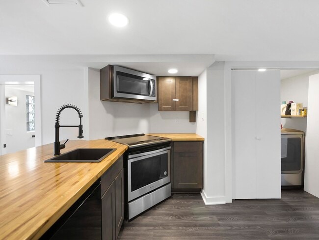 Building Photo - 5084 Atlantic View