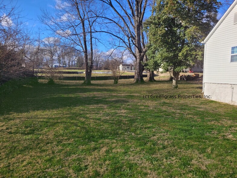 Side Yard - 205 S 6th St