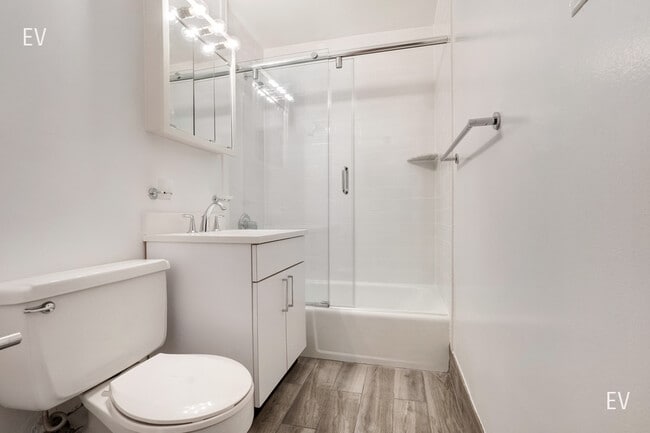 Building Photo - 235 W 22nd St