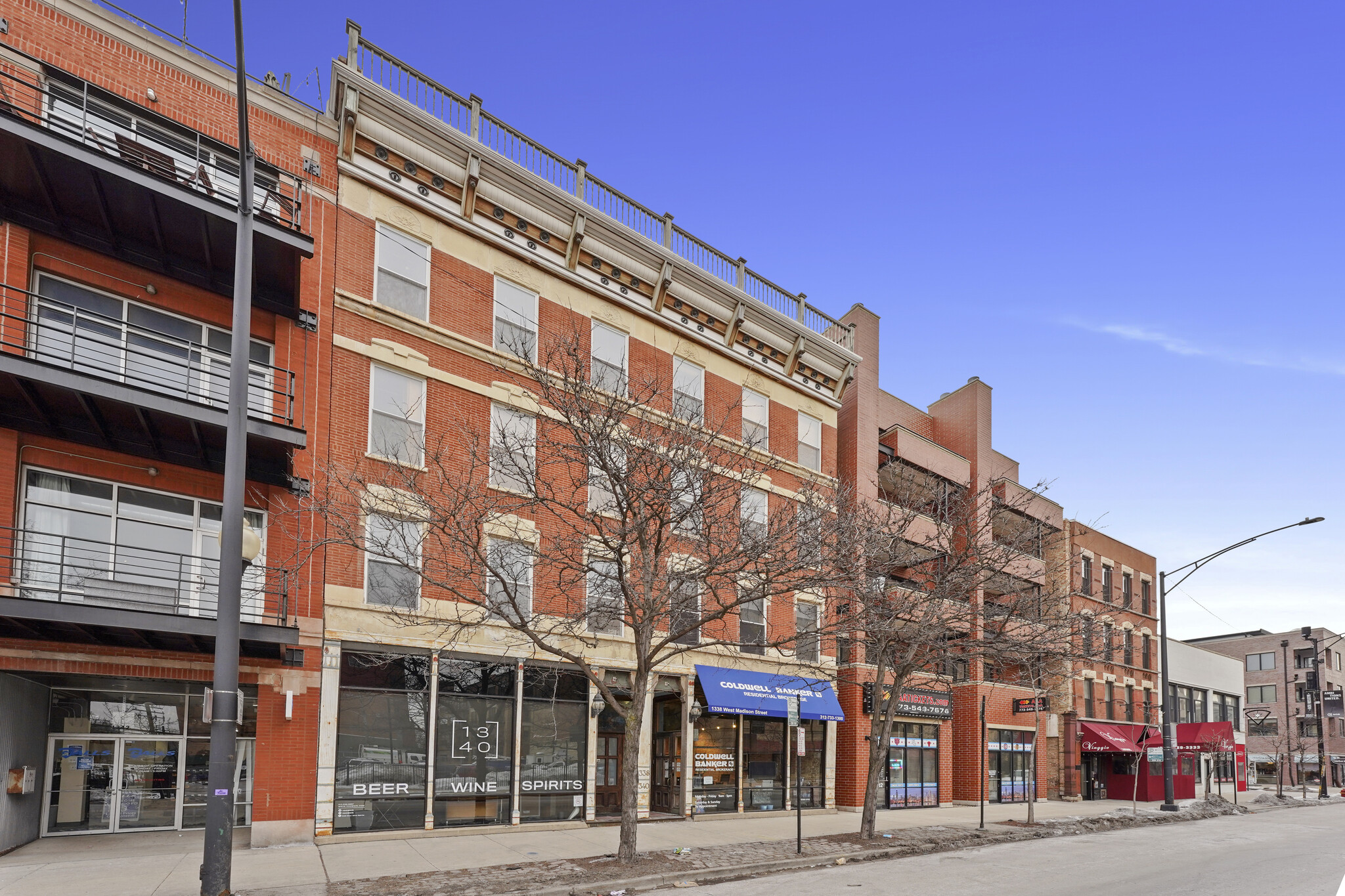 Building Photo - 1338 W Madison St