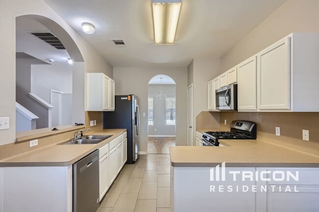 Building Photo - 312 Nogales Ln