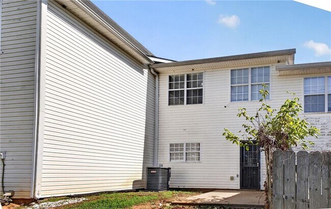 Building Photo - 1471 Riverrock Trail SW