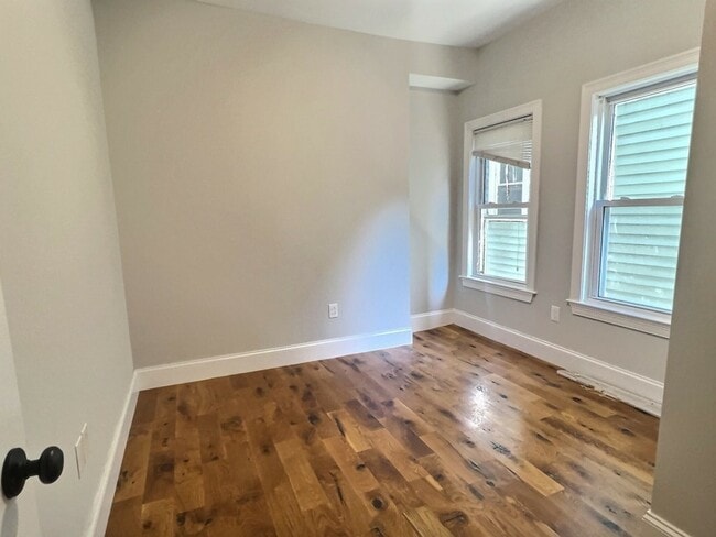 Building Photo - 255 Paris St