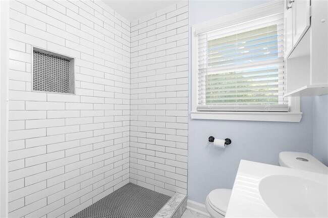 Building Photo - 1824 Atherton Dr