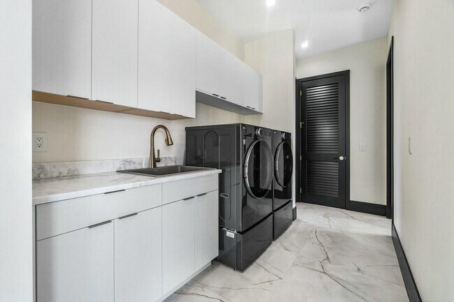 Building Photo - 13480 U.S. Rte 1