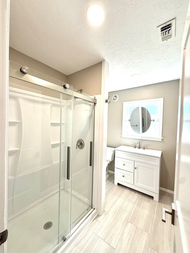 Building Photo - 329 W Main St