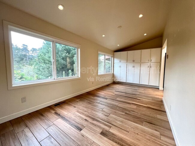 Building Photo - 1291 Josselyn Canyon Rd
