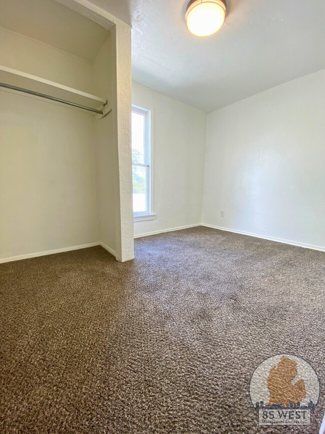 Building Photo - 1247 Quarry Ave NW