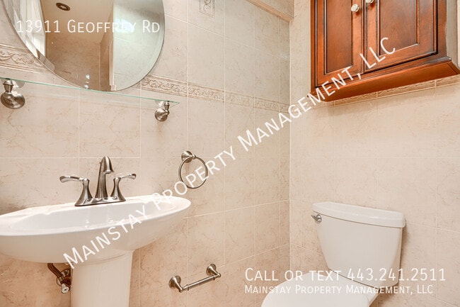 Building Photo - 13911 Geoffrey Rd