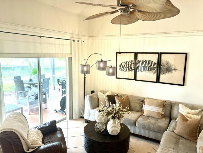 Building Photo - 10614 Lake Shore Dr