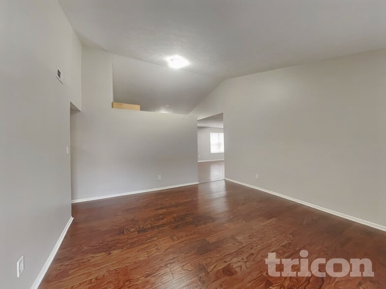 Building Photo - 3737 W 42nd Terrace