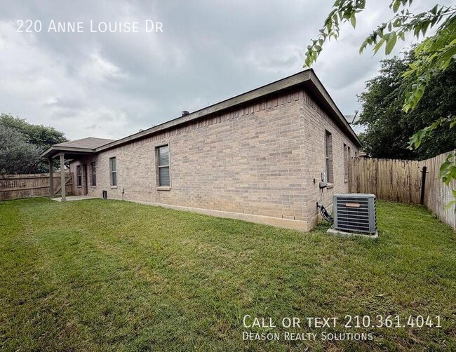 Building Photo - 220 Anne Louise Dr