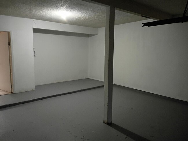 Building Photo - Great Northeast Home