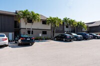 Building Photo - 1665 Cabot Ln