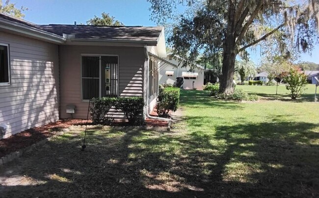 Building Photo - 8328 SW 106th Pl