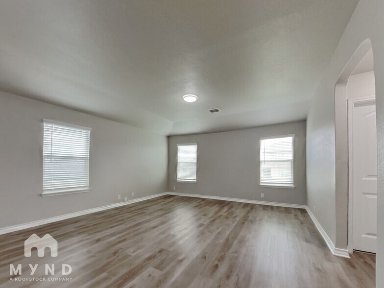 Building Photo - 15453 Bobwhite Quail