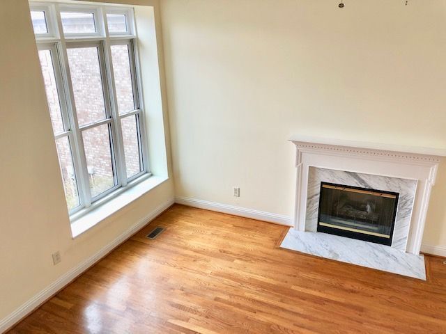 Building Photo - Green Hills Rental