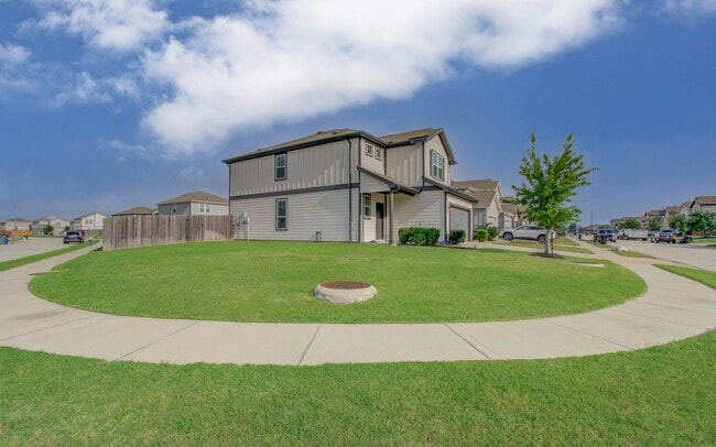 Building Photo - 6315 Lakeview Haven Dr