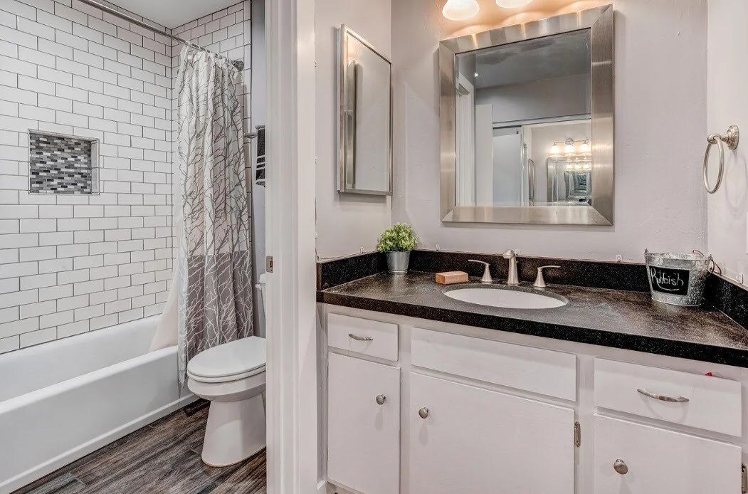 Building Photo - 8027 Caminito de Pizza