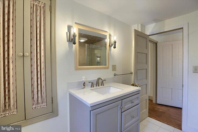 Building Photo - 4551 Colebrook Rd