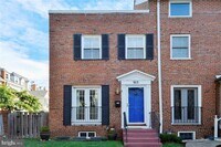 Building Photo - 915 Jefferson St