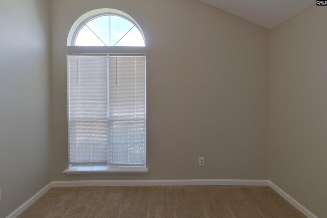Building Photo - 424 Forest Grove Cir