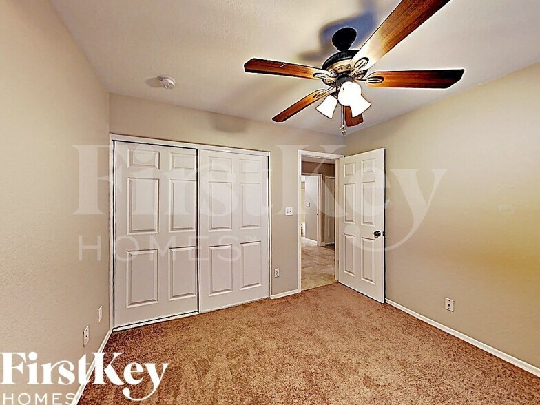 Building Photo - 5314 W Altadena Ave