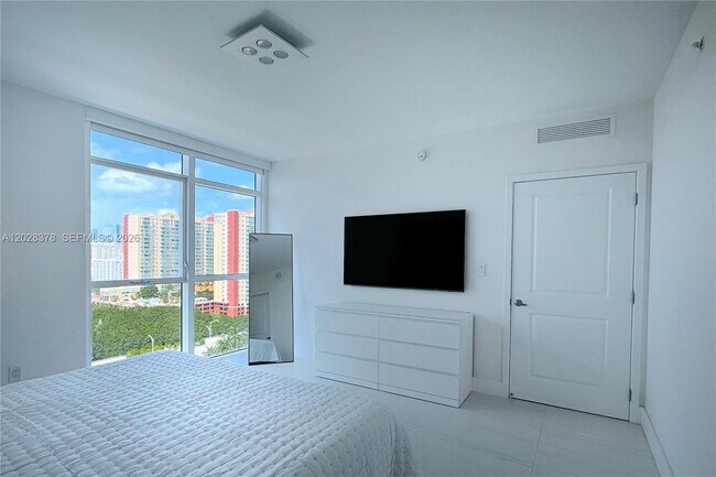 Building Photo - 400 Sunny Isles Blvd