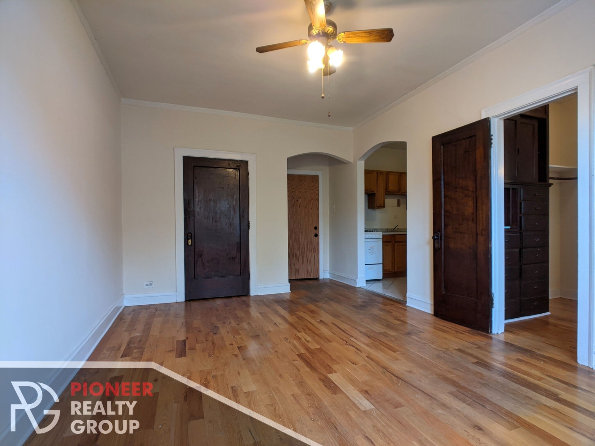 Building Photo - 4857 N Damen Ave