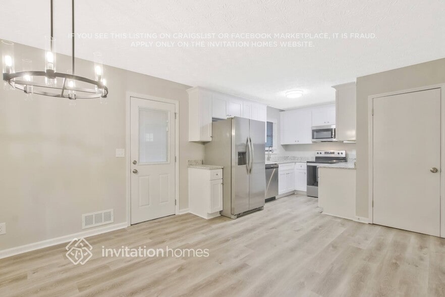 Building Photo - 1023 Lakewood Dr