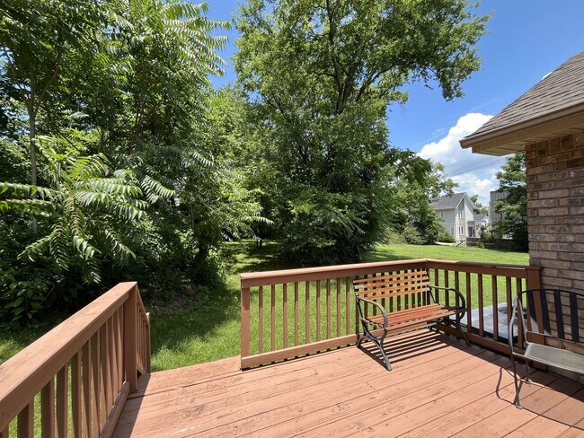 Building Photo - Excellent 3 Bedroom 2 Bath Home in West Nashville!