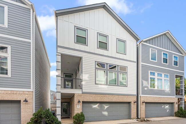 Building Photo - 622 Janisch Rd