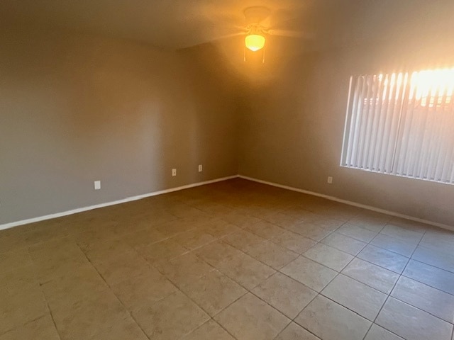 Living room - 6213 E Greenway St