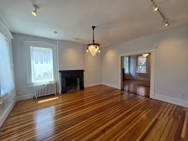 Building Photo - 116 Winnisimmet St