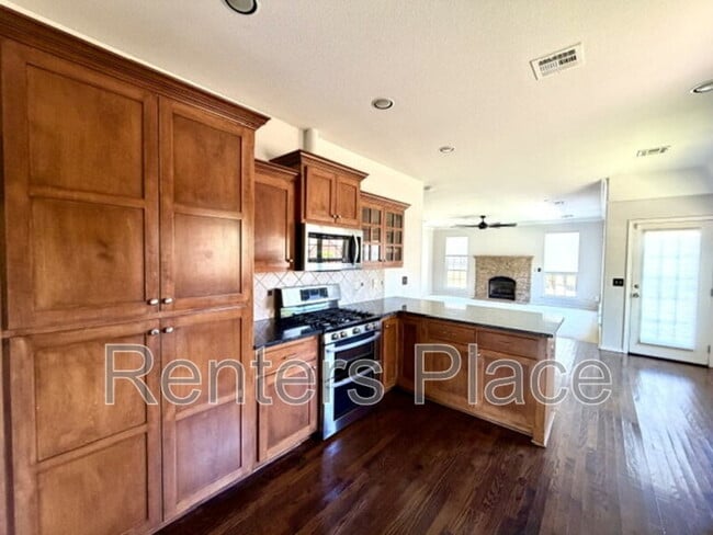 Building Photo - 3004 S Tamarack Ave