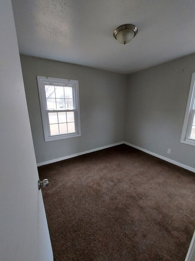 Building Photo - 610 St Monica Dr
