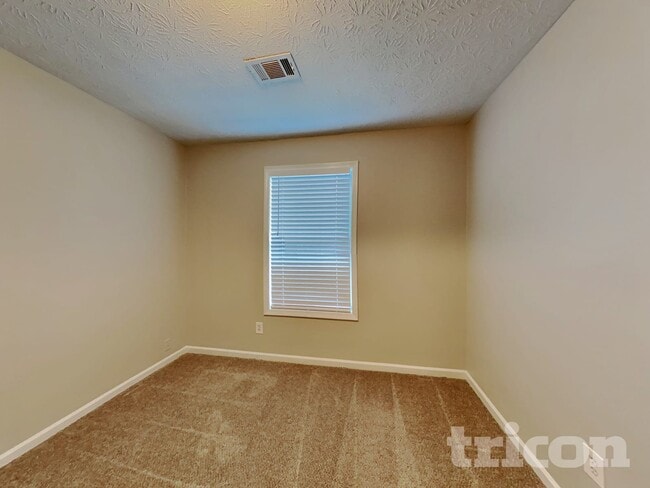 Building Photo - 1124 Whisper Wind Dr