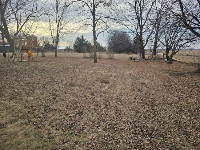 Building Photo - 3 Bedroom Acreage in Southwest Sioux Falls