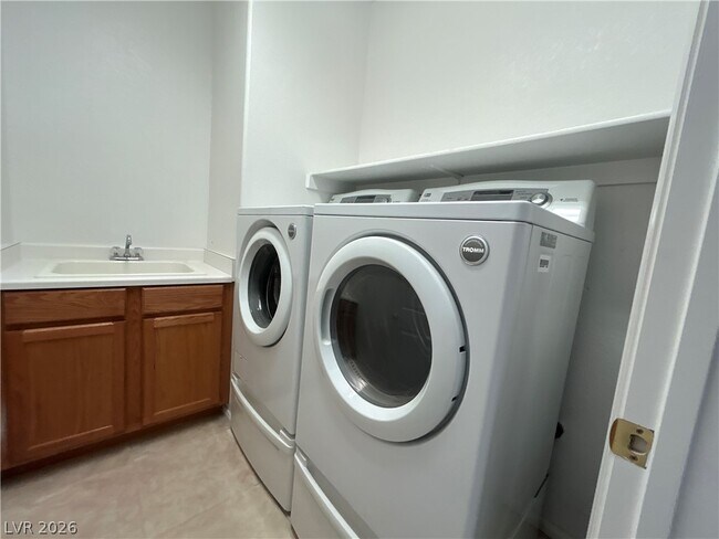 Building Photo - 11765 Via Esperanza St