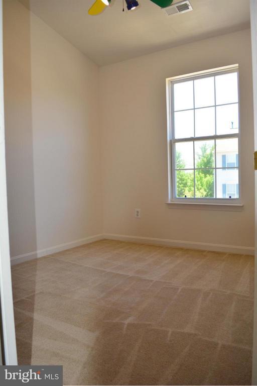 Building Photo - 2518 James Maury Dr