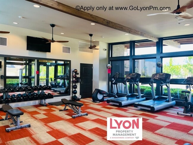 Building Photo - Modern Living in the heart of McKinley Village!