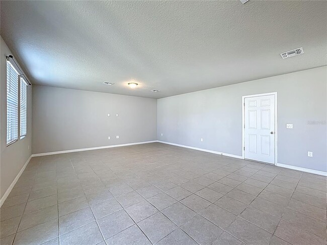 Building Photo - 5251 Meredrew Ln