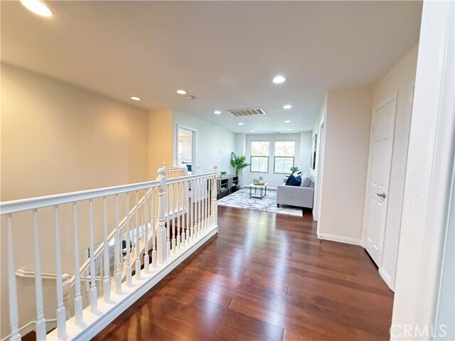 Building Photo - 81 Keepsake