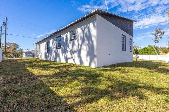 Building Photo - 9912 Golden Loop