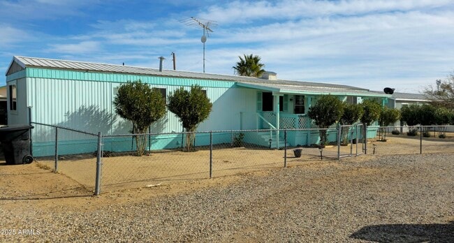Building Photo - 26545 Grandview W Dr