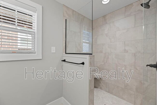 Building Photo - 7224 Sassafras Wy