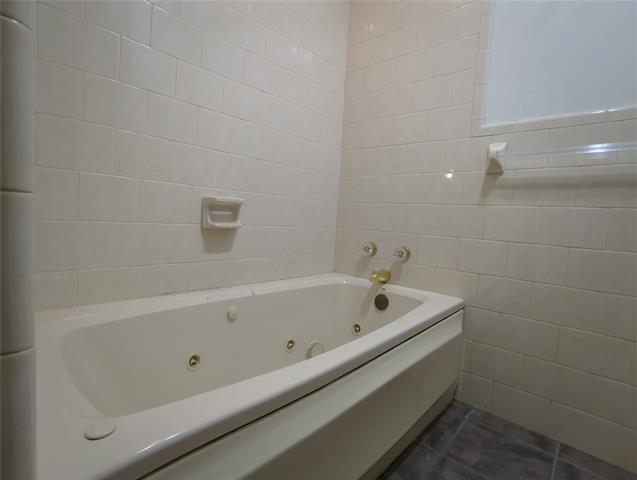 Building Photo - 9115 Boedeker Cir