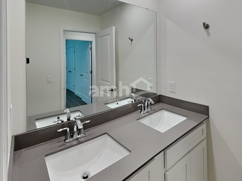 Building Photo - 2656 Sunrise Lndg Lp