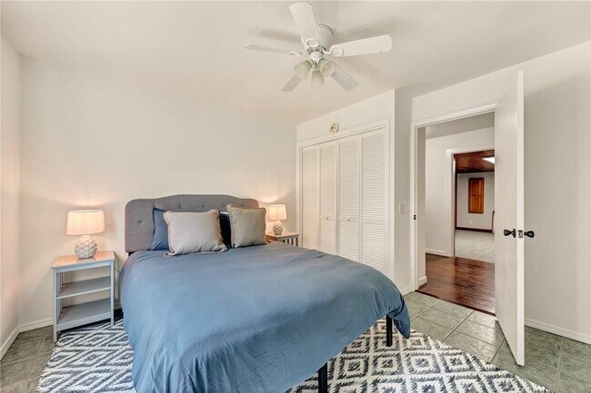 Building Photo - 801 NW C St